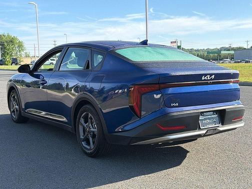 Deep Sea Blue 2025 Kia K4