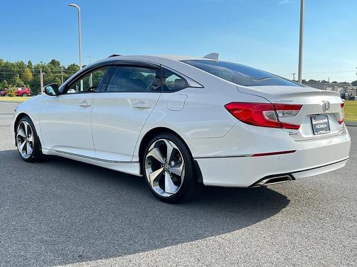 Photo 3 of 28 of 2019 Honda Accord Touring 2.0T