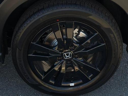 Crystal Black Pearl 2027 Honda HR-V Sport