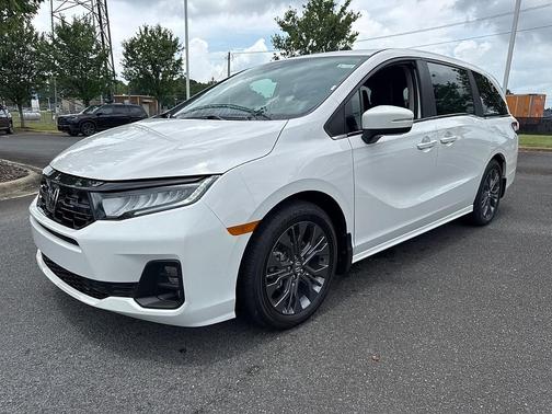 Platinum White Pearl 2026 Honda Odyssey Touring