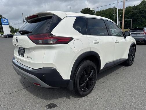 White 2021 Nissan Rogue SV