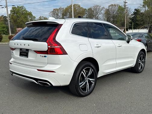 Crystal White 2018 Volvo XC60 T6 R-Design