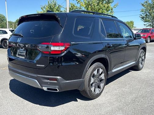 Crystal Black Pearl 2026 Honda Pilot Touring