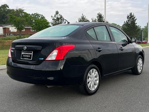 2013 Nissan Versa 1.6 S
