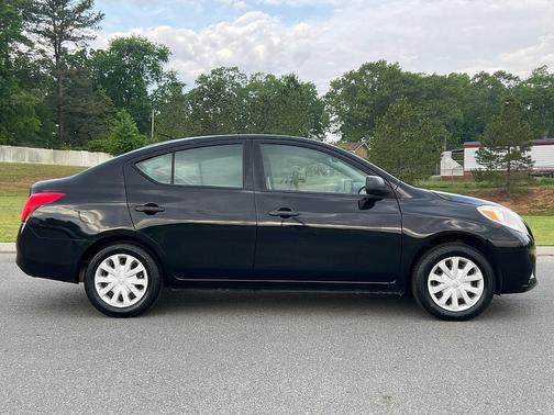 2013 Nissan Versa 1.6 S