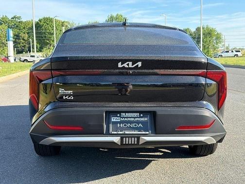 Aurora Black Pearl 2025 Kia K4 EX