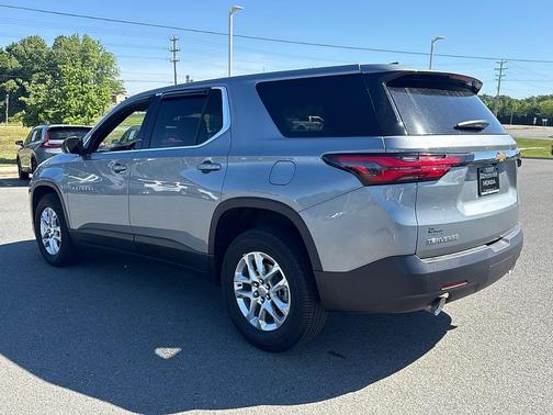 Sterling Gray 2023 Chevrolet Traverse LS