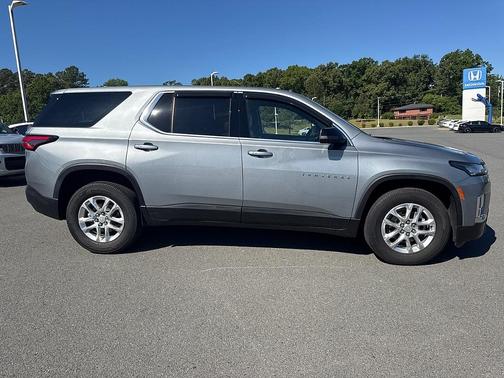 Sterling Gray 2023 Chevrolet Traverse LS