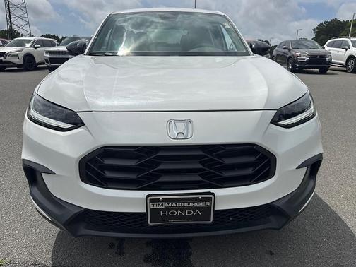 Platinum White Pearl 2024 Honda HR-V Sport