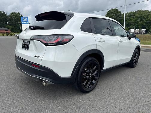 Platinum White Pearl 2024 Honda HR-V Sport