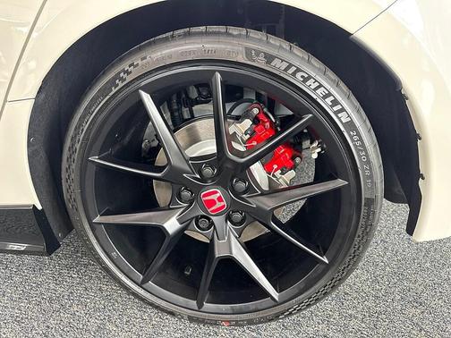 Championship White 2026 Honda Civic Type R
