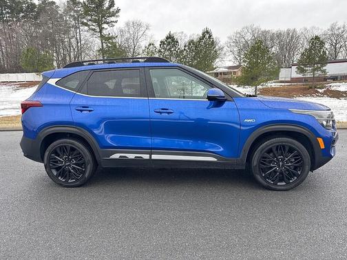 2022 Kia Seltos Nightfall