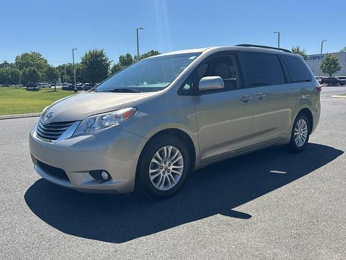 2016 Toyota Sienna XLE