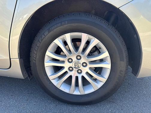 2016 Toyota Sienna XLE