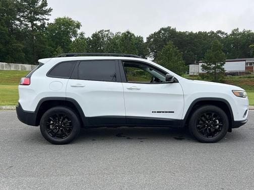 2023 Jeep Cherokee Altitude Lux