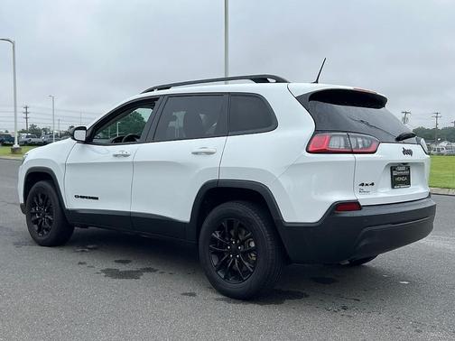 2023 Jeep Cherokee Altitude Lux