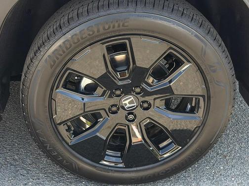 Platinum White Pearl 2026 Honda Pilot Black Edition