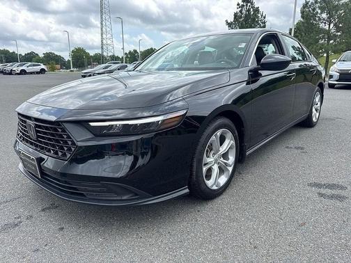 Crystal Black Pearl 2024 Honda Accord LX