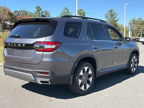 Modern Steel Metallic 2026 Honda Pilot Elite