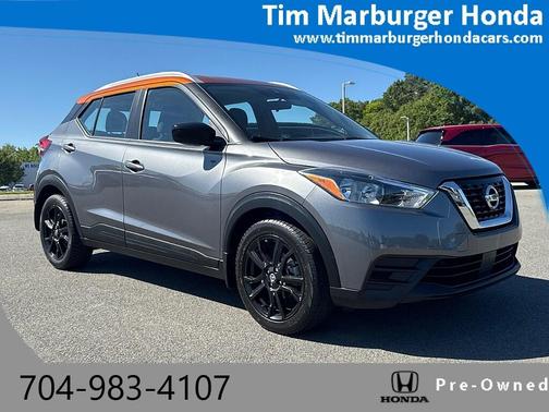 Gun Metallic / Monarch Orange 2020 Nissan Kicks SV