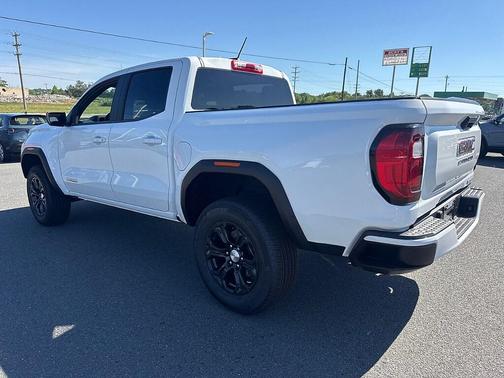 Summit White 2024 GMC Canyon Elevation