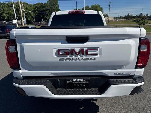 Summit White 2024 GMC Canyon Elevation