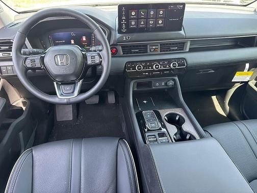 Platinum White Pearl 2026 Honda Pilot Elite