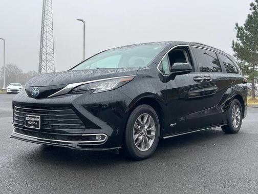 2021 Toyota Sienna XLE