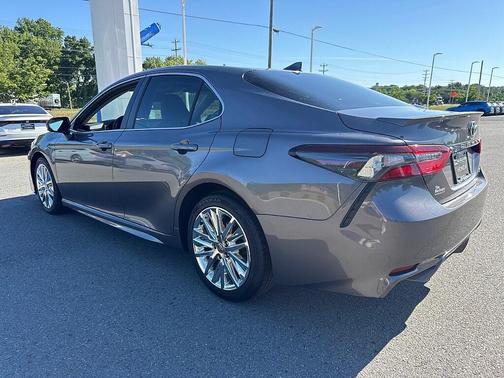 Predawn Gray Mica 2022 Toyota Camry SE