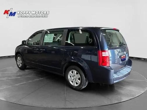 Blue 2008 Dodge Grand Caravan SE