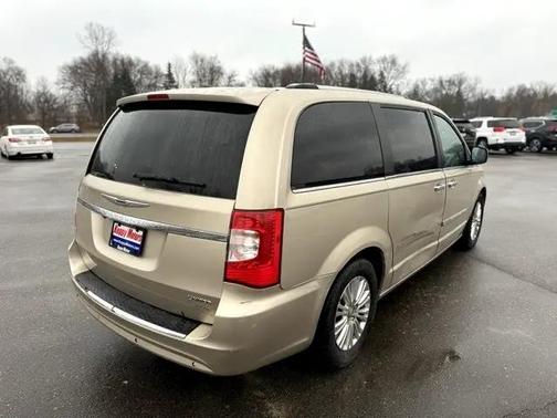 2012 Chrysler Town & Country Limited