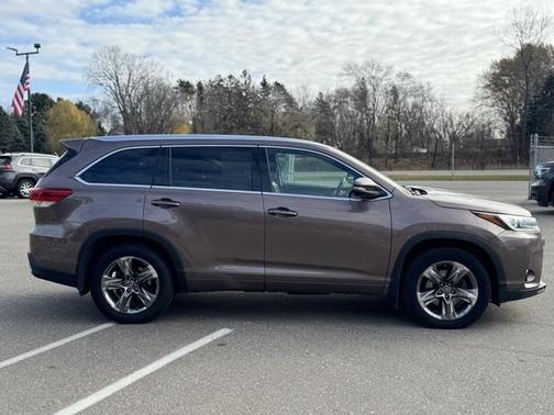 2017 Toyota Highlander 