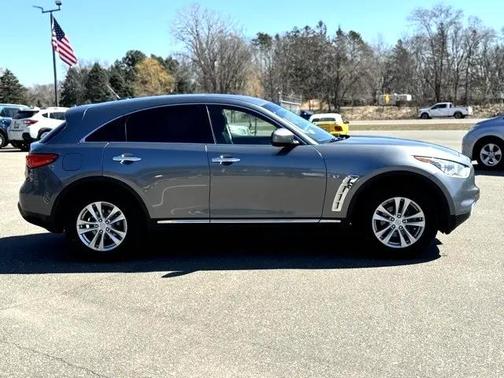 2017 INFINITI QX70 Base