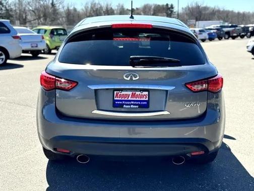 2017 INFINITI QX70 Base