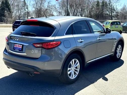 2017 INFINITI QX70 Base