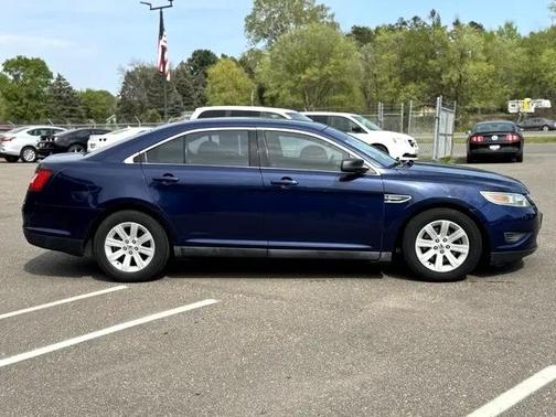 2011 Ford Taurus SE