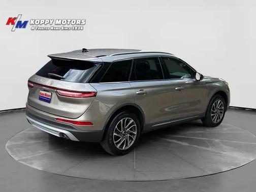 Iced Mocha 2020 Lincoln Corsair Standard
