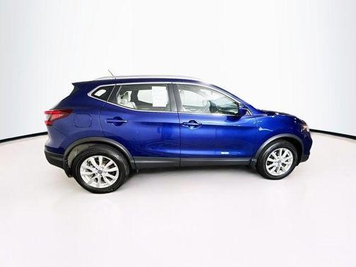 2022 Nissan Rogue Sport SV
