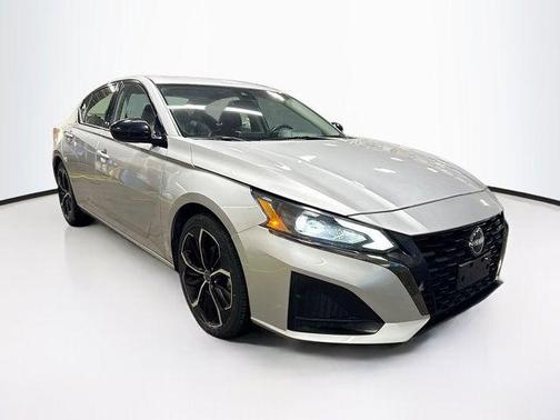 2023 Nissan Altima SR FWD