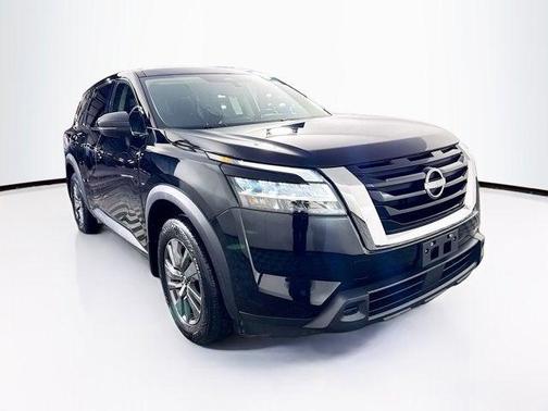 2022 Nissan Pathfinder S 4WD