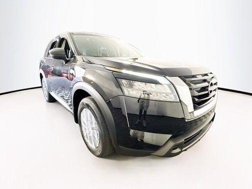 2025 Nissan Pathfinder S 4WD