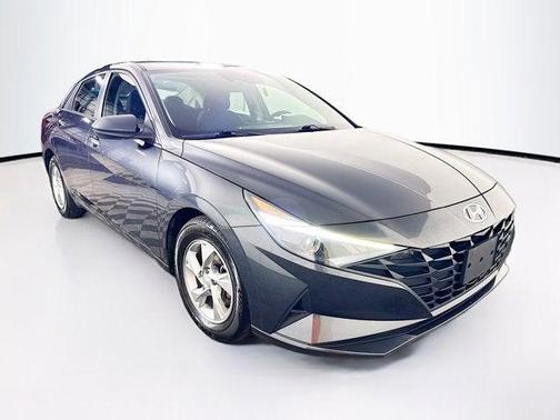 2021 Hyundai ELANTRA SE