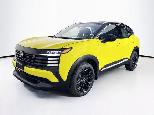Yuzu Yellow Metallic/Super Black 2026 Nissan Kicks SR
