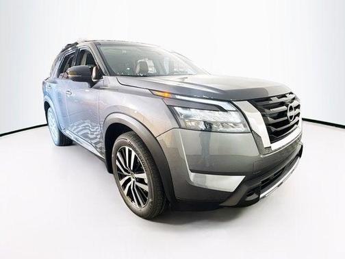2025 Nissan Pathfinder Platinum 4WD