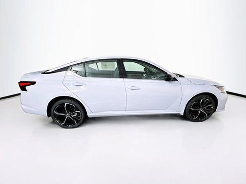 2025 Nissan Altima SR AWD