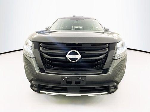 2024 Nissan Pathfinder SL 4WD