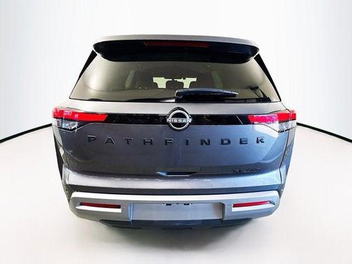 2024 Nissan Pathfinder SL 4WD