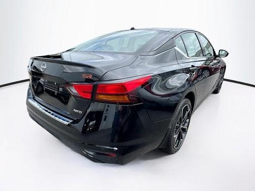 2023 Nissan Altima SR Intelligent AWD