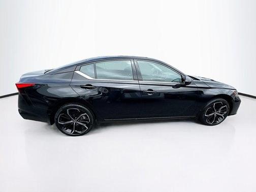 2023 Nissan Altima SR Intelligent AWD