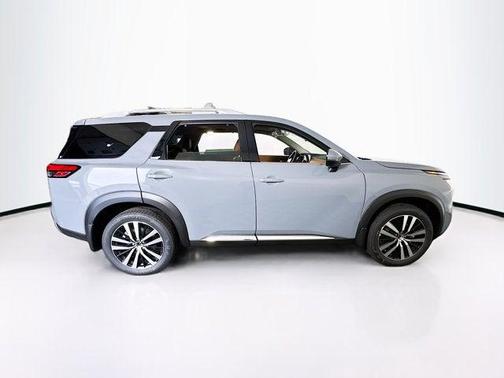 2025 Nissan Pathfinder Platinum 4WD